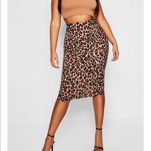 Plus size leopard skirt